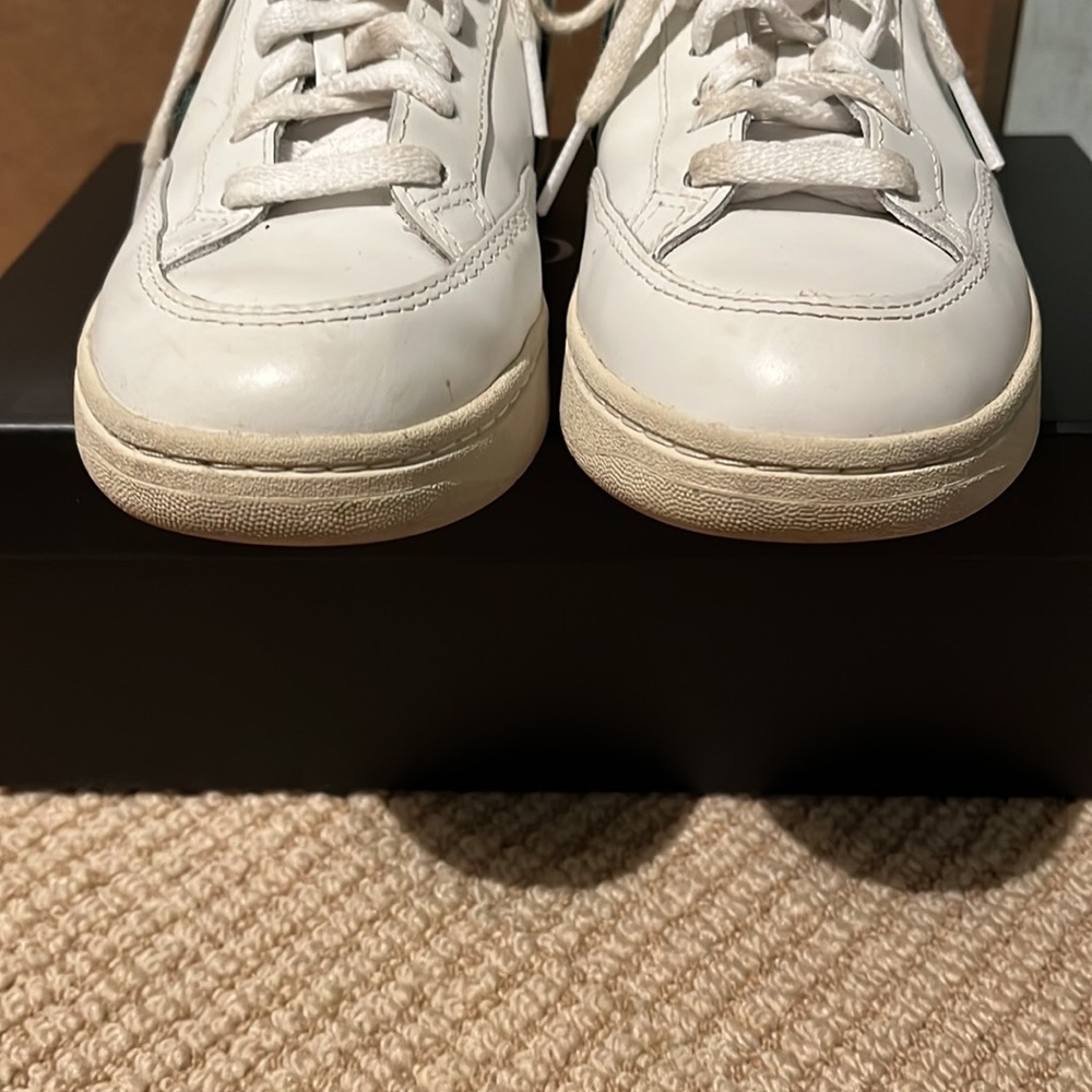 Veja white with green shoes - Picture 3 of 6